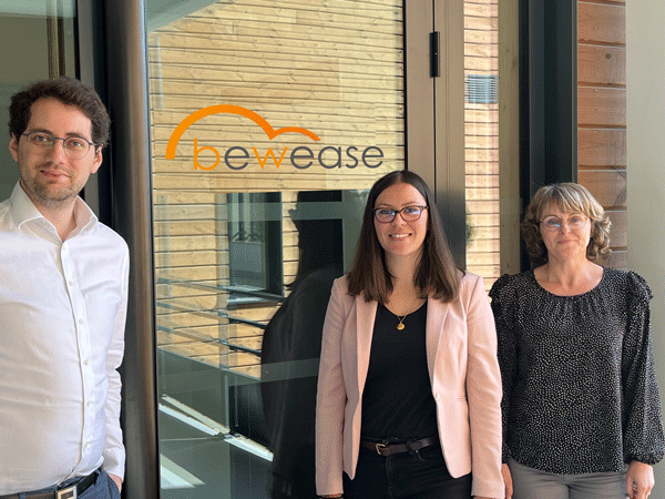 bewease recrute !